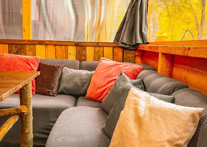 борче Къмпинг *