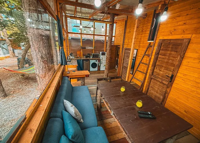 борче Къмпинг *